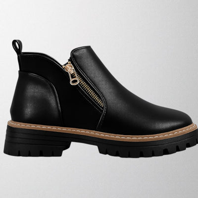 Olivia – Trendy ankle boots in black PU leather for women