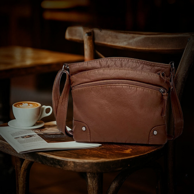 Zoe | Wallet with Timeless Charm