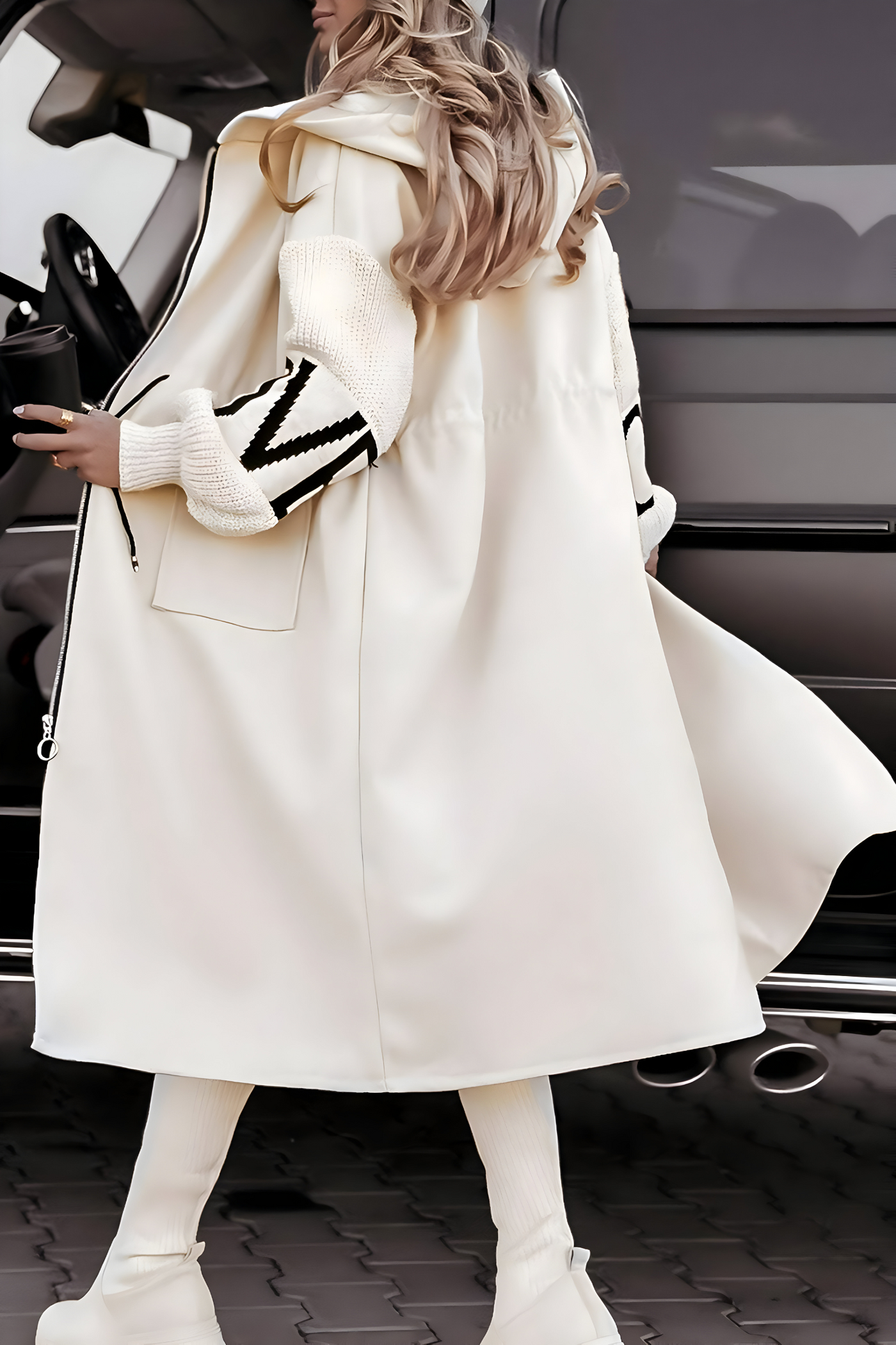 PEGGY - Women's Jacket with Knitted Sleeves and Hood