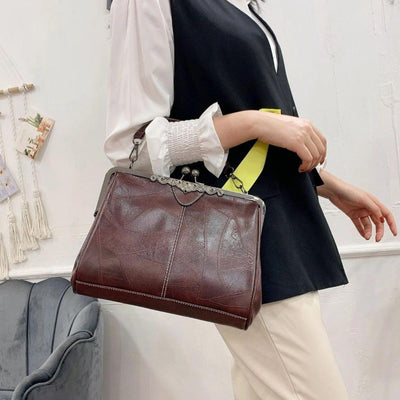 Mila | Timeless vintage bag with elegant flap closure